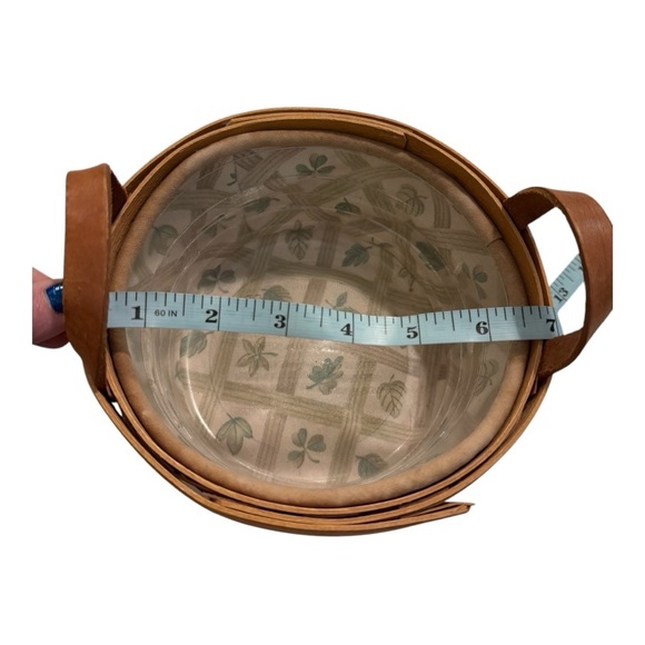 Vintage 2001 The Longaberger Basket Hand Woven Round With Leaf Cloth & Protector - Picture 10 of 12